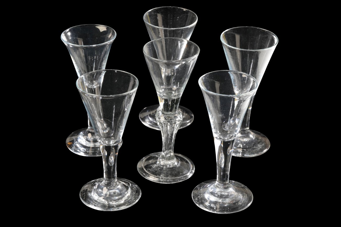 A DUTCH 18TH CENTURY WINE GOBLET