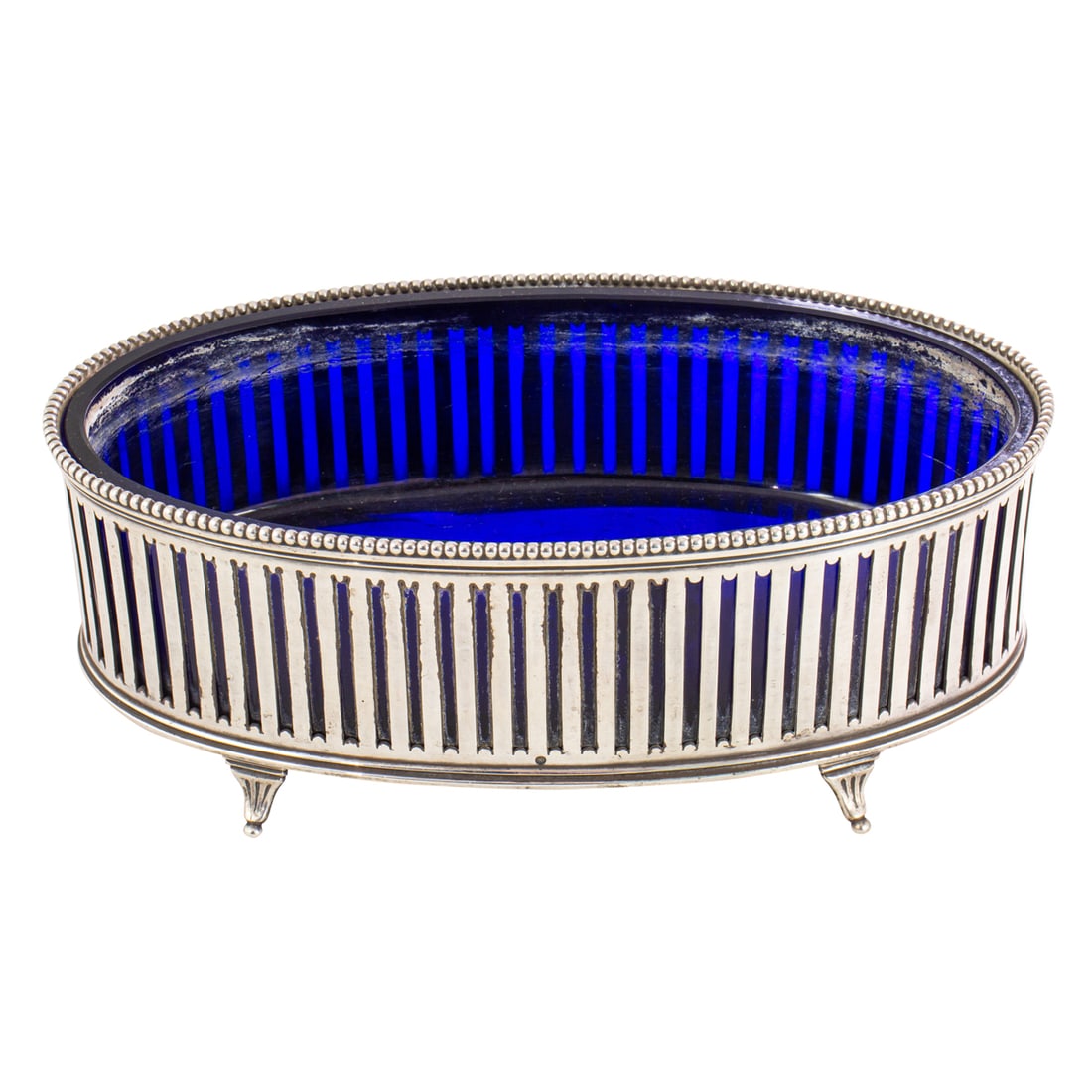 A DUTCH .934 SILVER CENTER BOWL