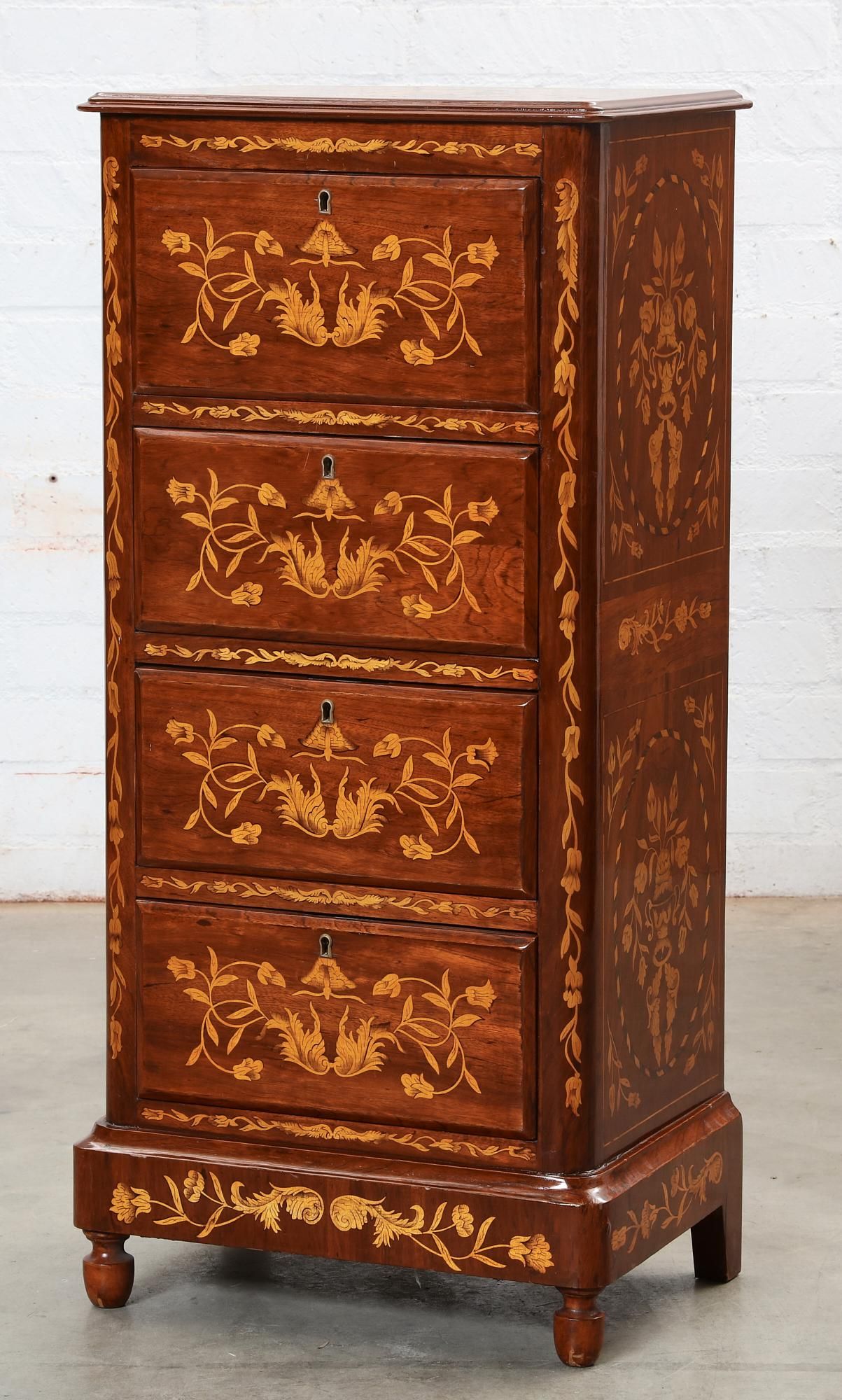 A DUTCH NEOCLASSICAL STYLE