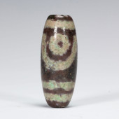 A DZI BEAD<br>Dimensions: L. 4