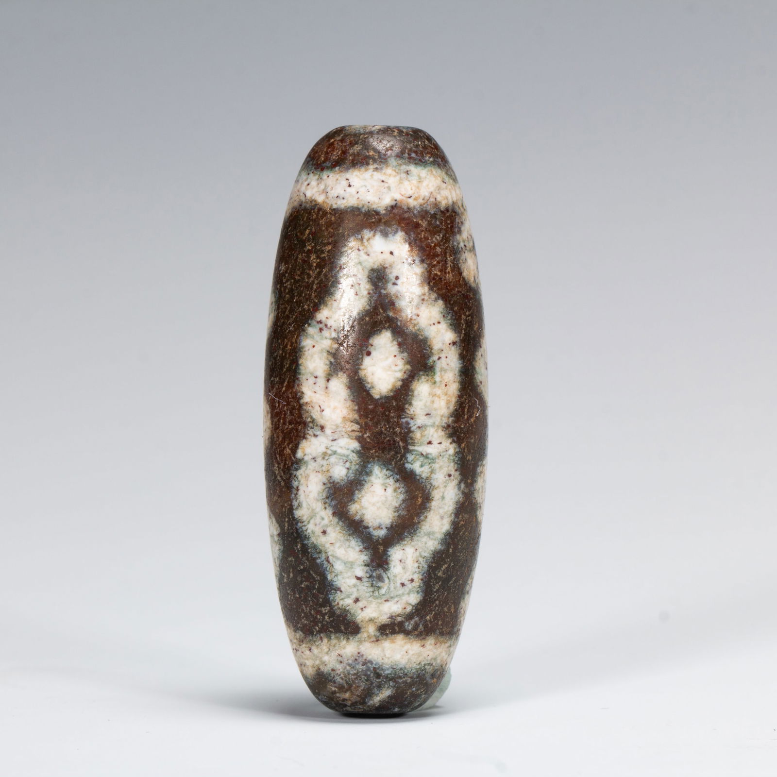 A DZI BEADDimensions: L. 5 cm.