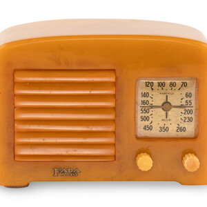 A Fada 53X Radio 1938 having an