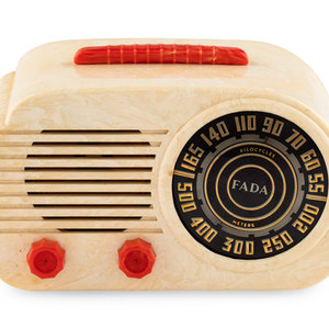 A Fada 845 Radio 1947 having a