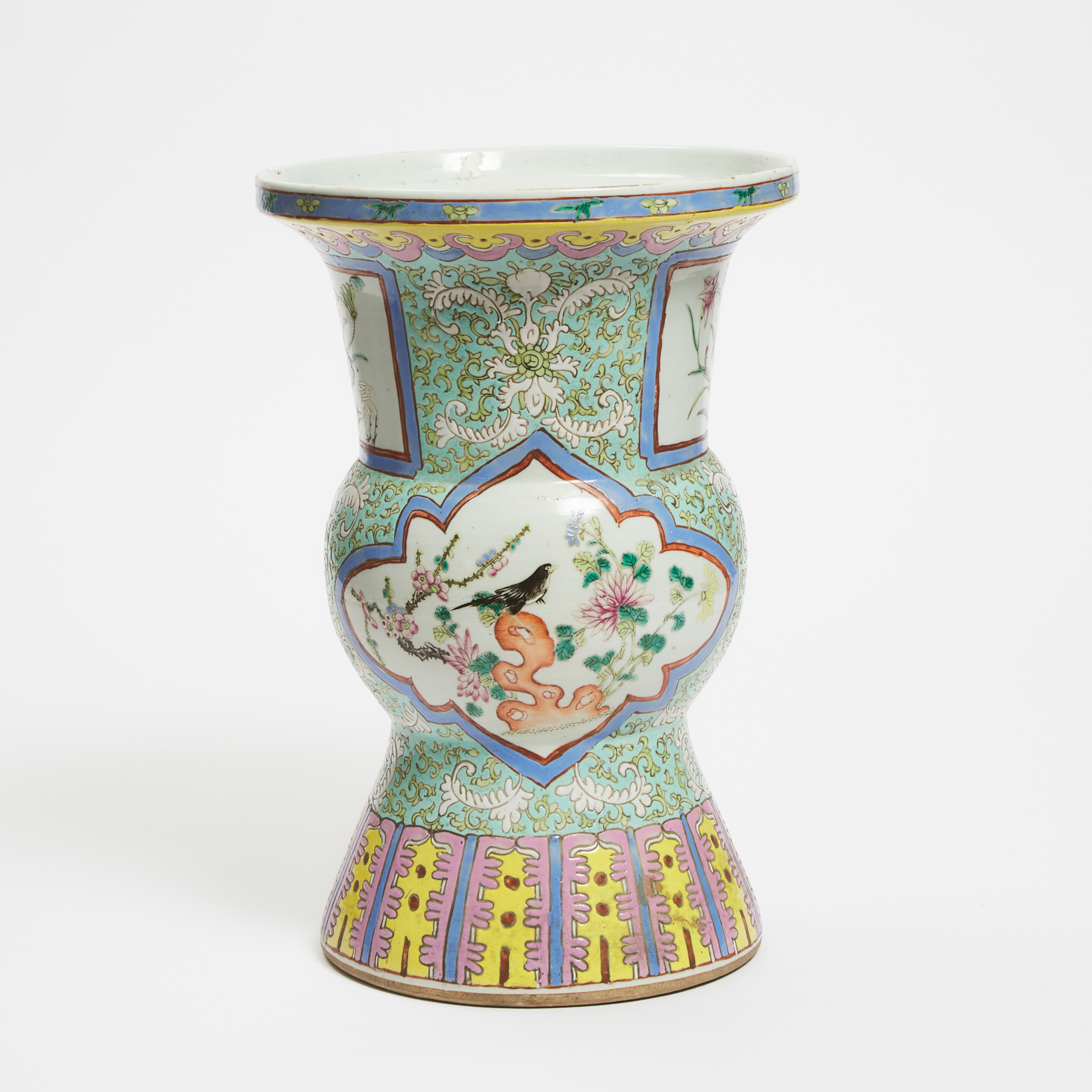 A Famille Rose Beaker Vase, Qing