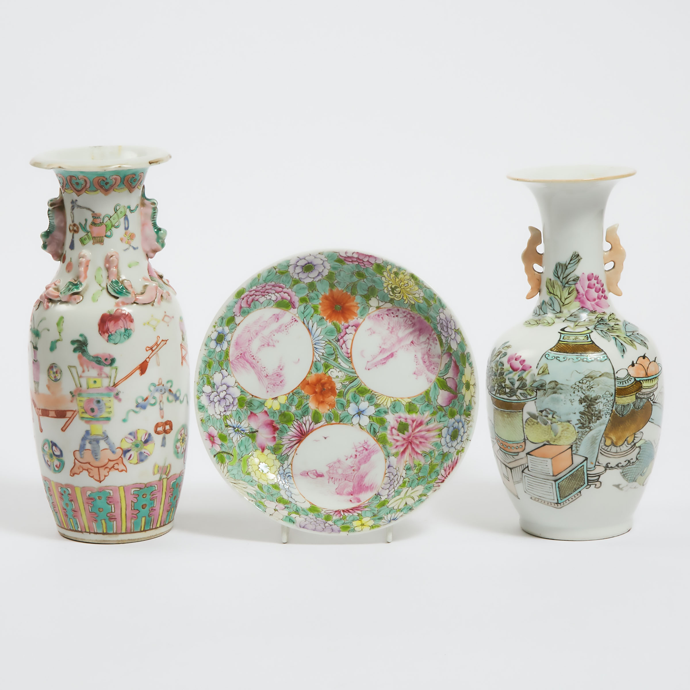 A Famille Rose Dish, Jurentang