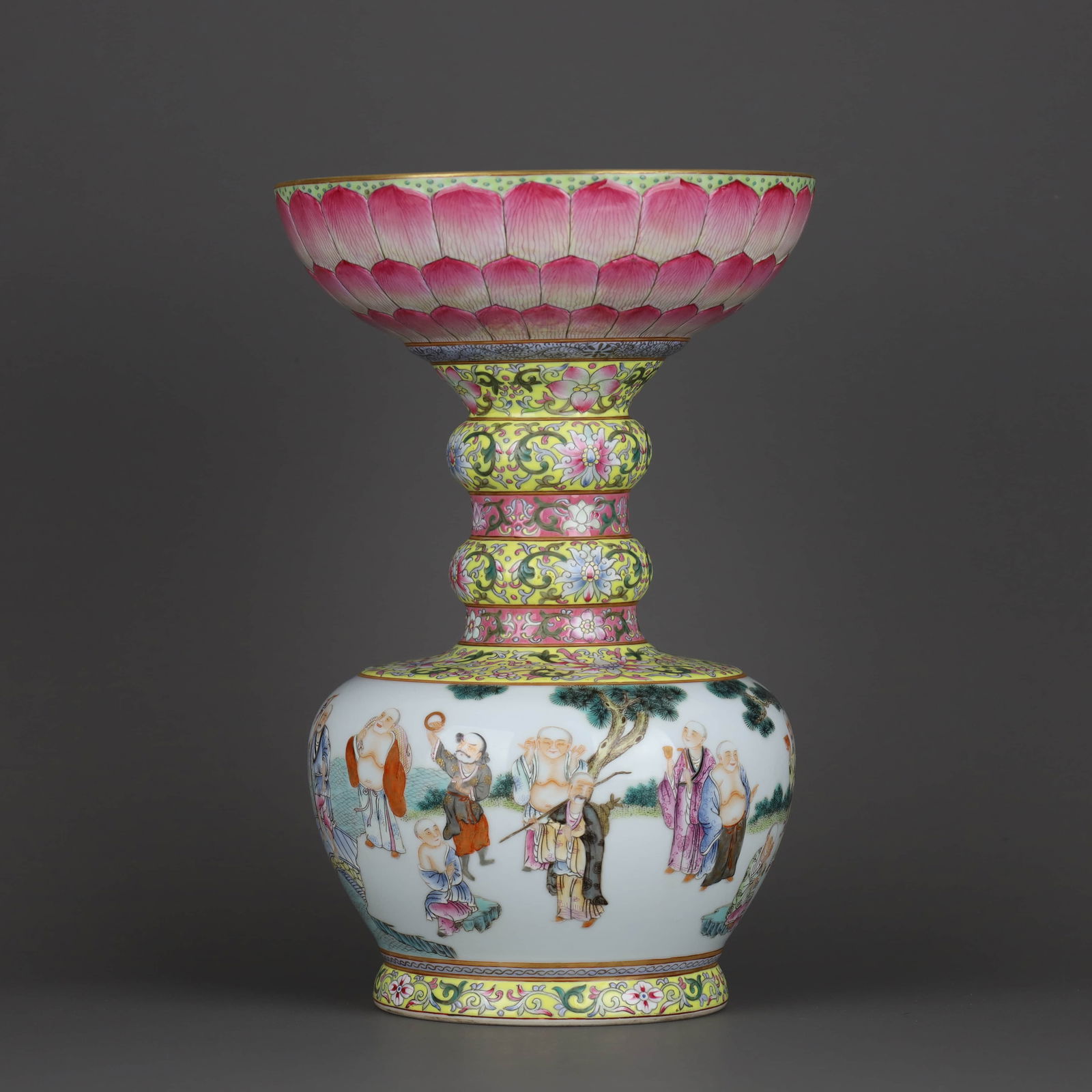 A FAMILLE ROSE 'EIGHTEEN ARHATS'