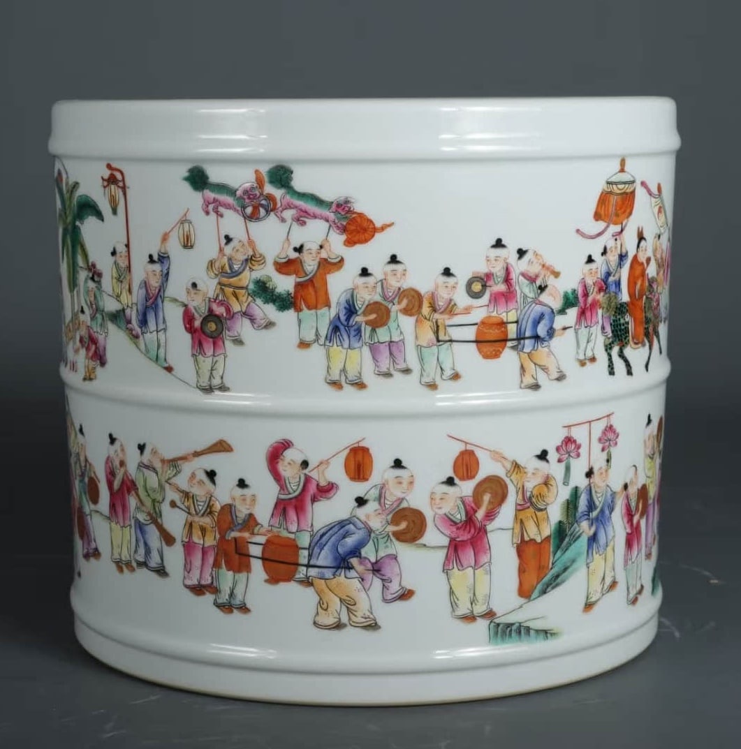 A FAMILLE ROSE 'FIGURAL AND HUNDRED