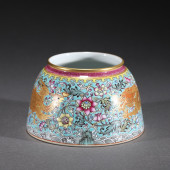 A FAMILLE ROSE FLOWERS PORCELA