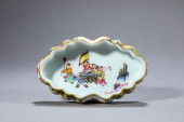 A FAMILLE ROSE MEDALLION 'LAND