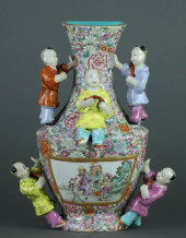 A FAMILLE-ROSE 'MILLEFLEURS' V