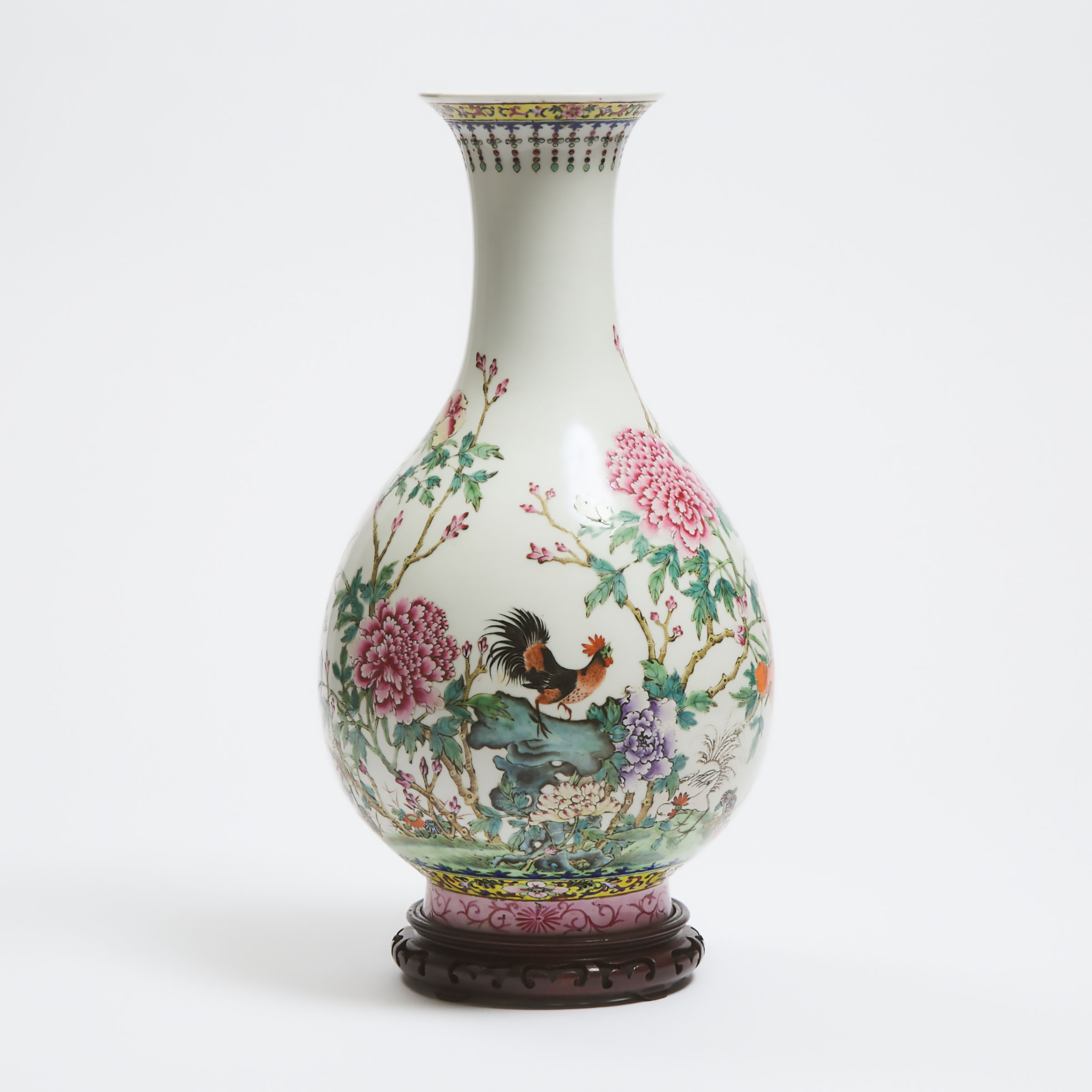 A Famille Rose 'Rooster and