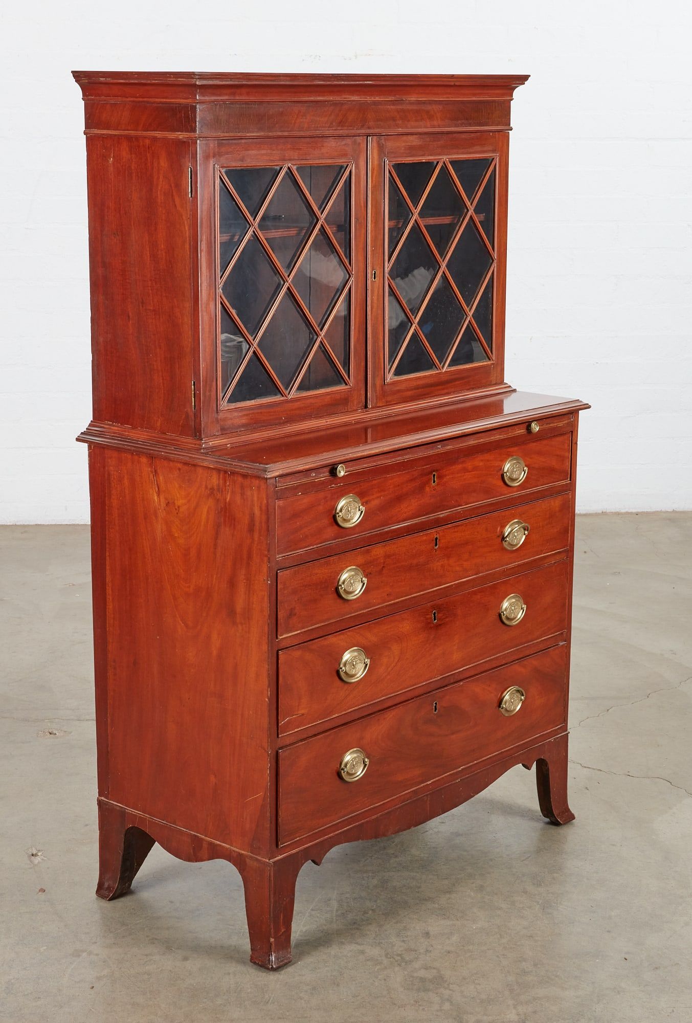 A FEDERAL MAHOGANY GENTLEMAN'S