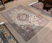 A FEREGHAN SAROUK CARPET A Fer