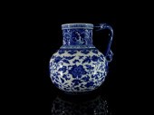 A FINE BLUE AND WHITE 'FLOWER'