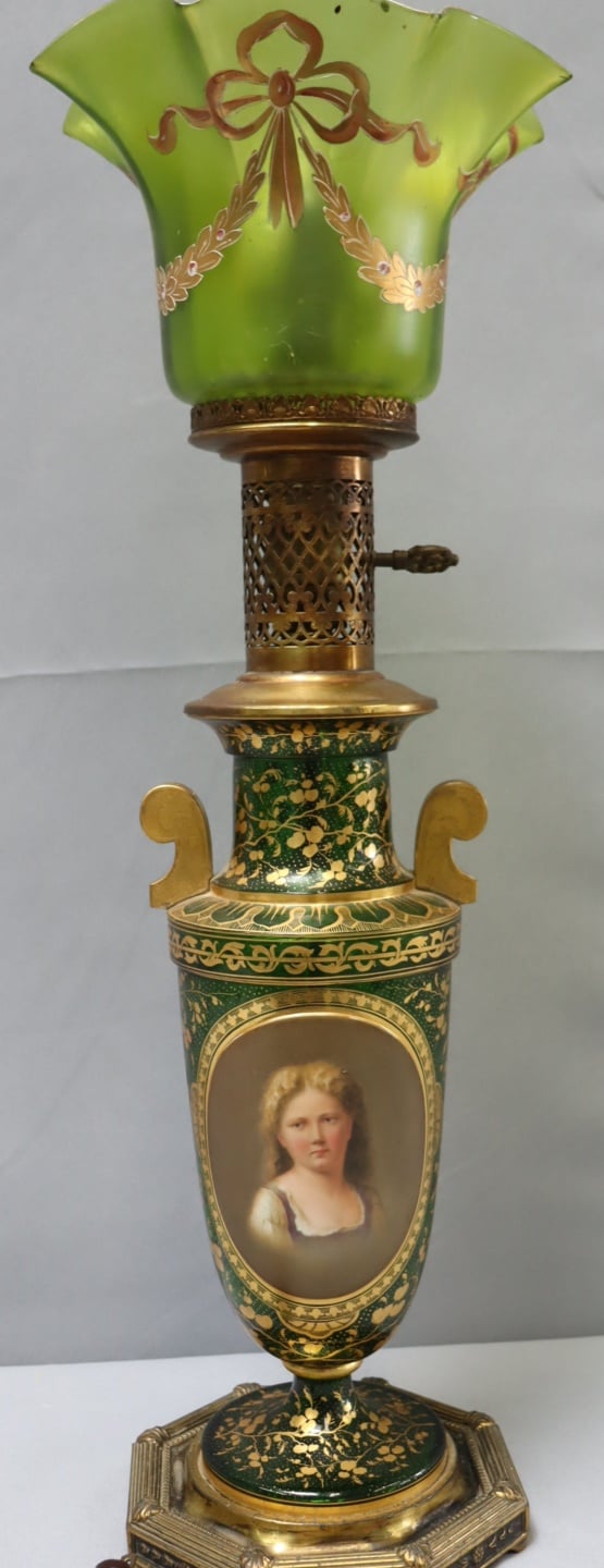 A FINE BOHEMIAN GLASS PORTRAIT VASE