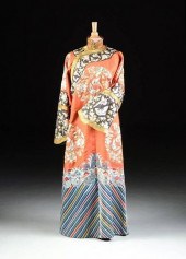 A FINE CHINESE POLYCHROME EMBR