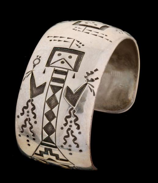 A FINE DEEPLY CARVED STERLING YEI