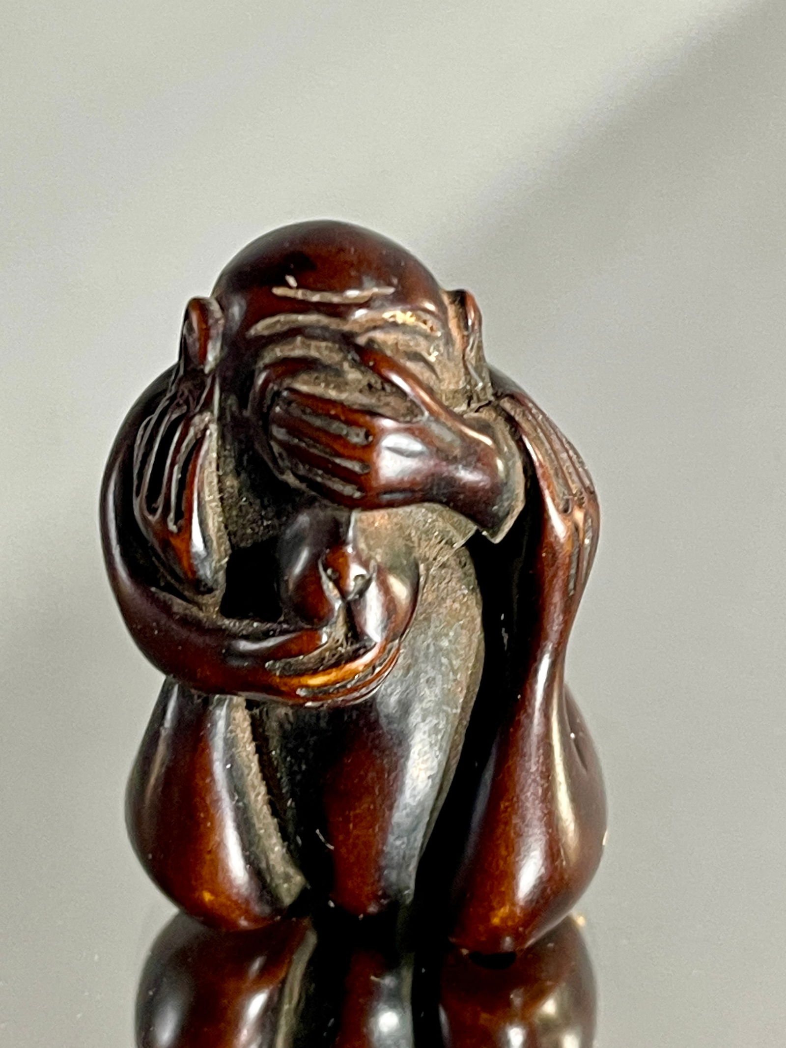 A FINE JAPANESE NETSUKECarved