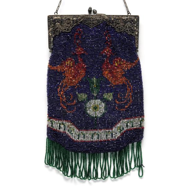 A FINE LARGE BEADED PHOENIX PURSE
