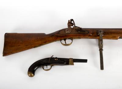 A flintlock blunderbuss with