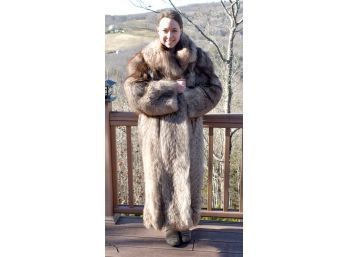 A fox fur coat, labeled Lioudkat
