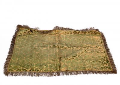 A fragment of green voided