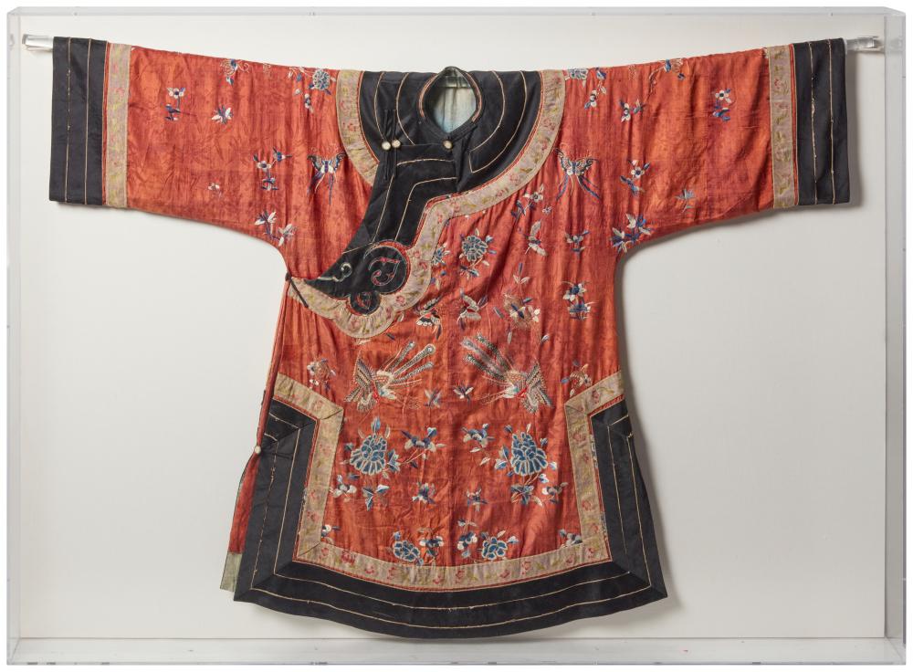 A FRAMED CHINESE EMBROIDERED SILK