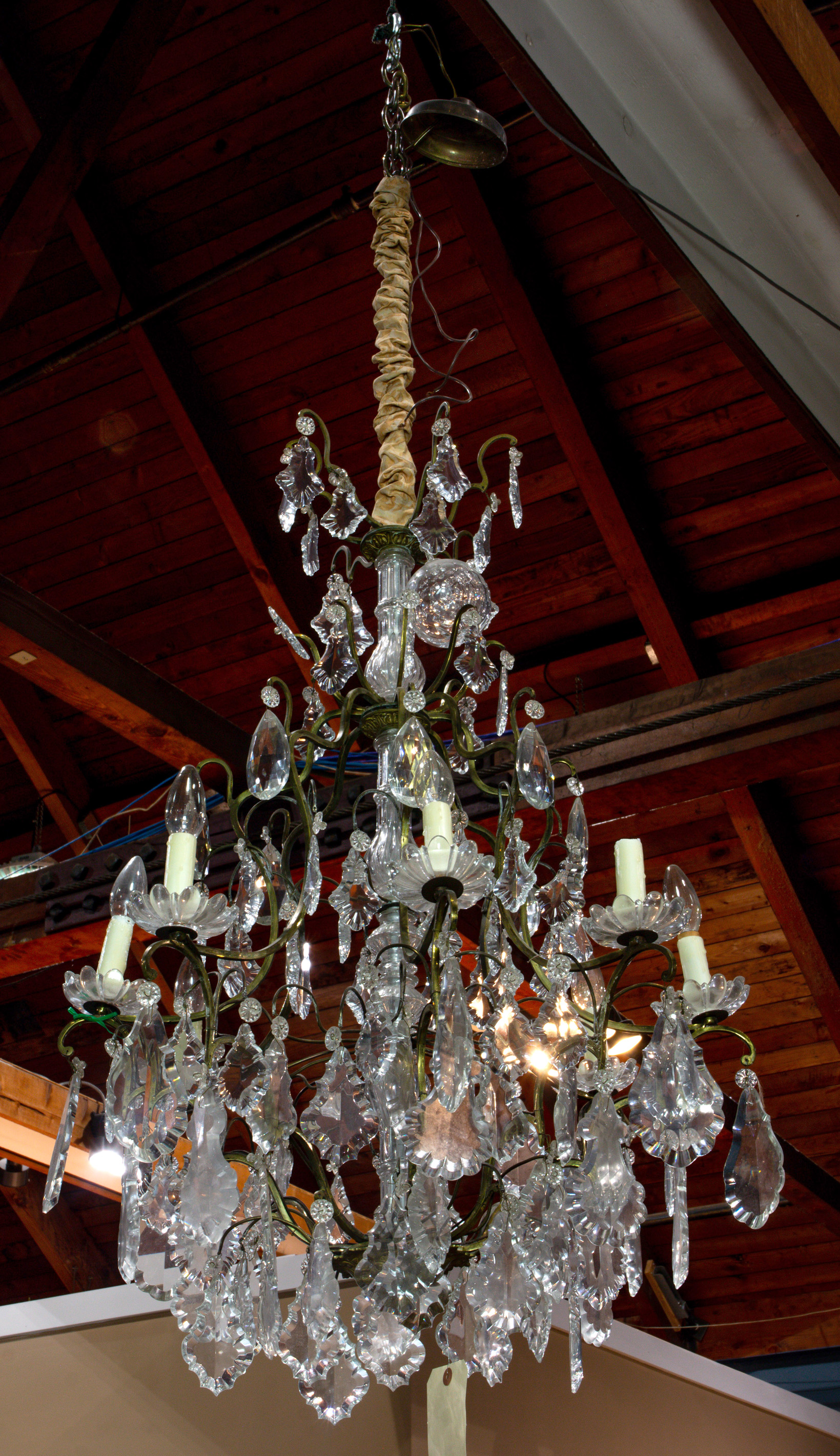 A FRENCH CUT CRYSTAL EIGHT LIGHT