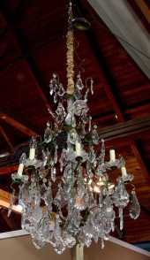 A FRENCH CUT CRYSTAL EIGHT LIG