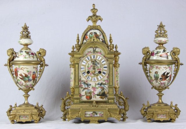 A French gilt metal mantel clock in