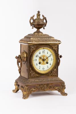 A French gilt metal mantel clock