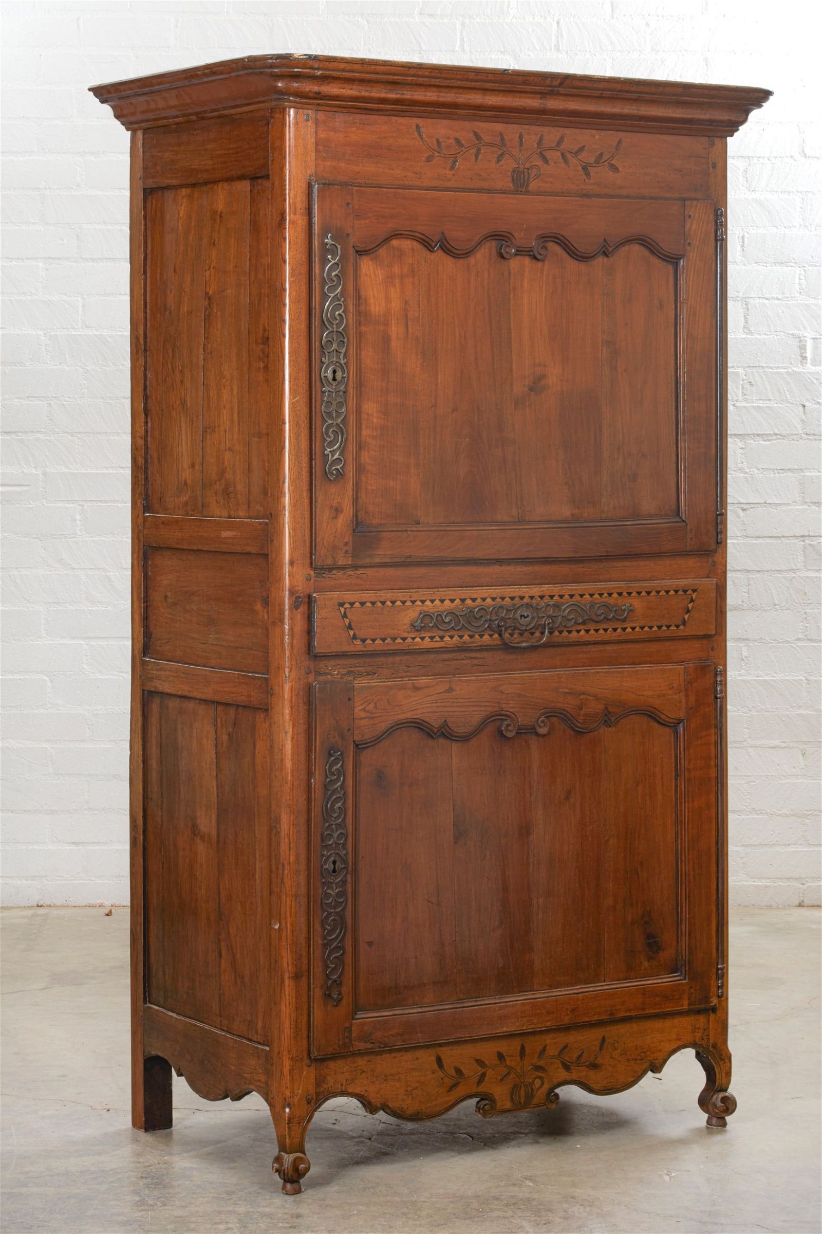 A FRENCH PROVINCIAL INLAID WALNUT