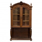 A FRENCH ROCOCO STYLE VITRINE