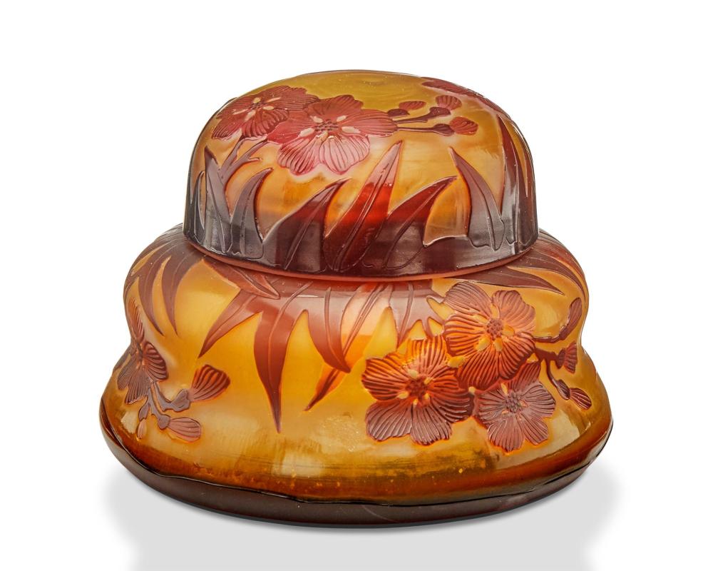 A GALLé CAMEO GLASS "HIBISCUS"