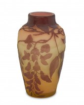 A GALLé CAMEO GLASS "WISTERIA"