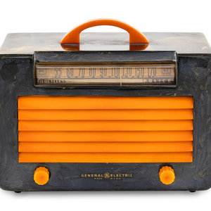 A General Electric L570 Radio