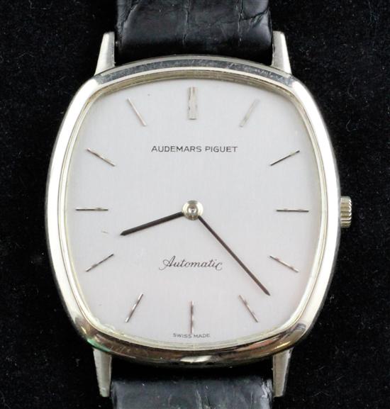 A gentleman's 18ct white gold