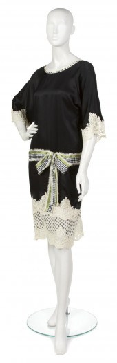 A Geoffrey Beene Navy Silk Dre