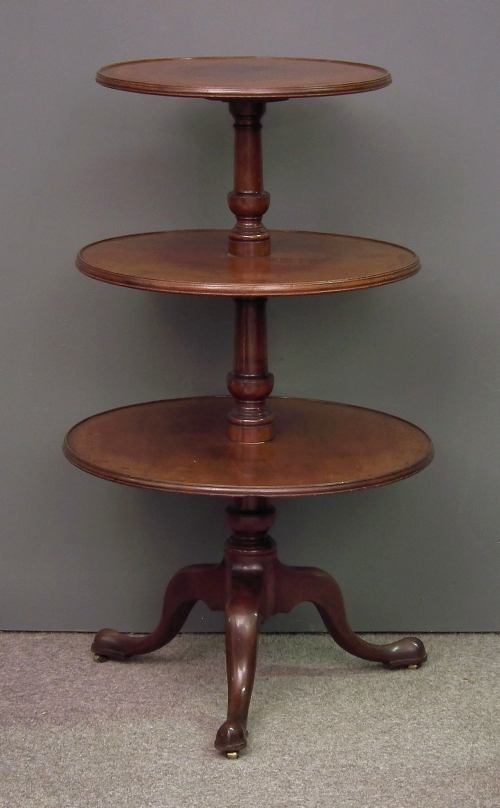 A George III mahogany circular