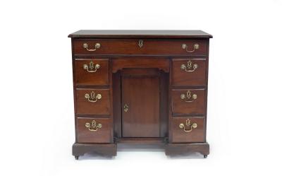 A George III mahogany kneehole