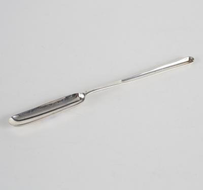 A George III silver marrow scoop,