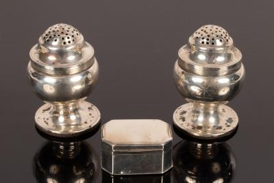 A George III silver nutmeg