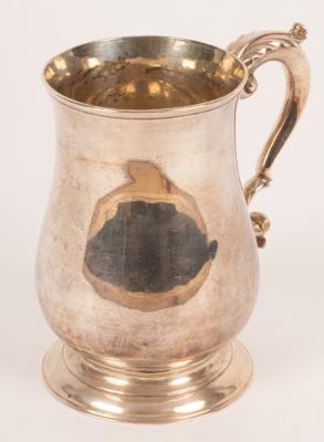 A George III silver tankard,