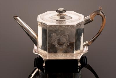 A George III silver teapot and