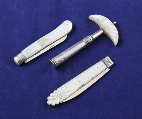 A George III silver travelling