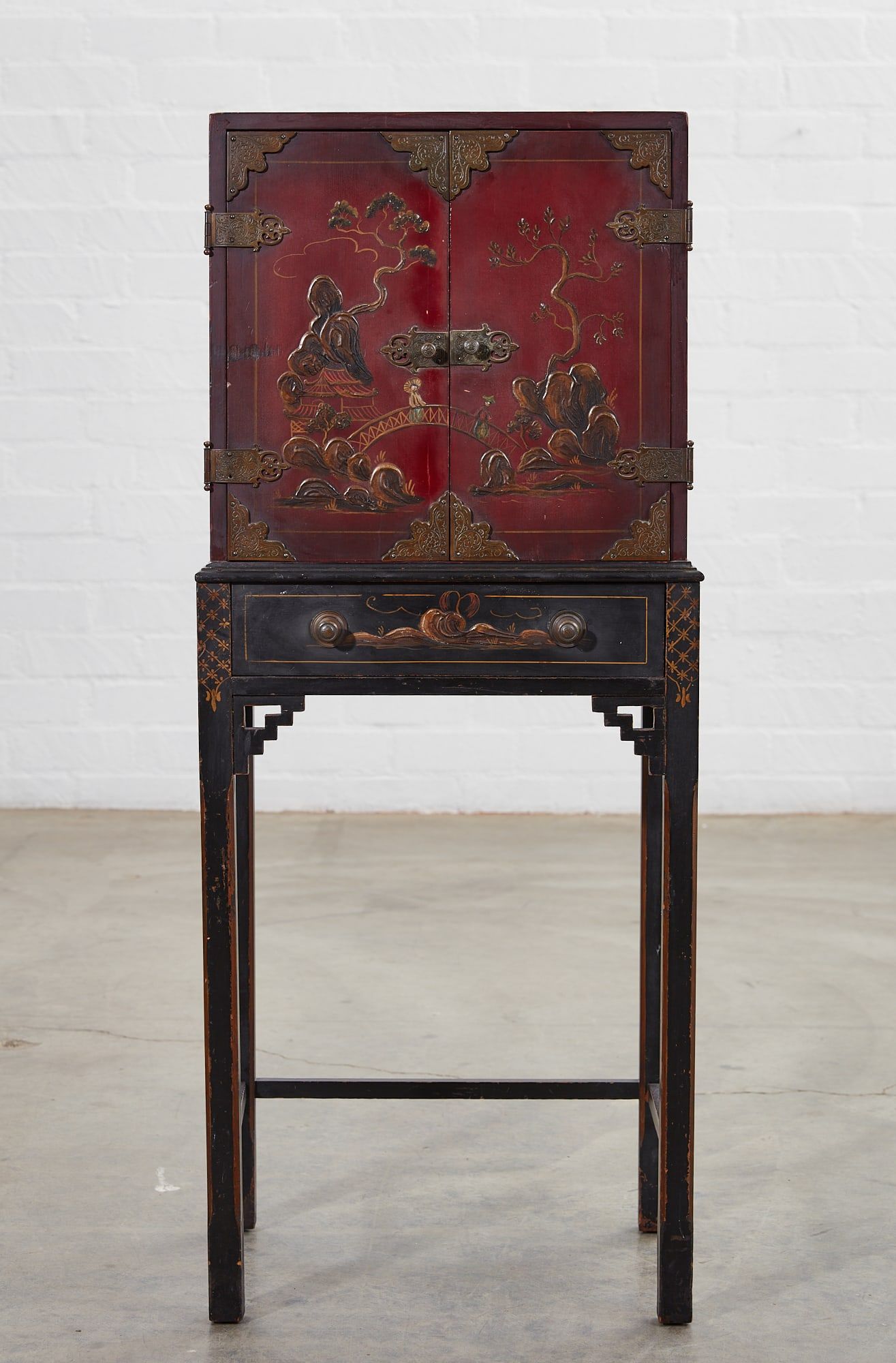 A GEORGE III STYLE CHINOISERIE 