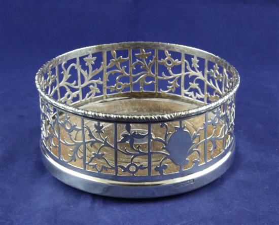 A George V pierced silver wine
