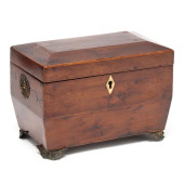 A GEORGIAN MAHOGANY TEA CADDY<