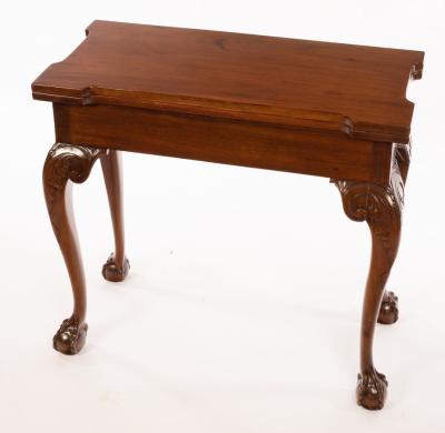 A Georgian mahogany tea table