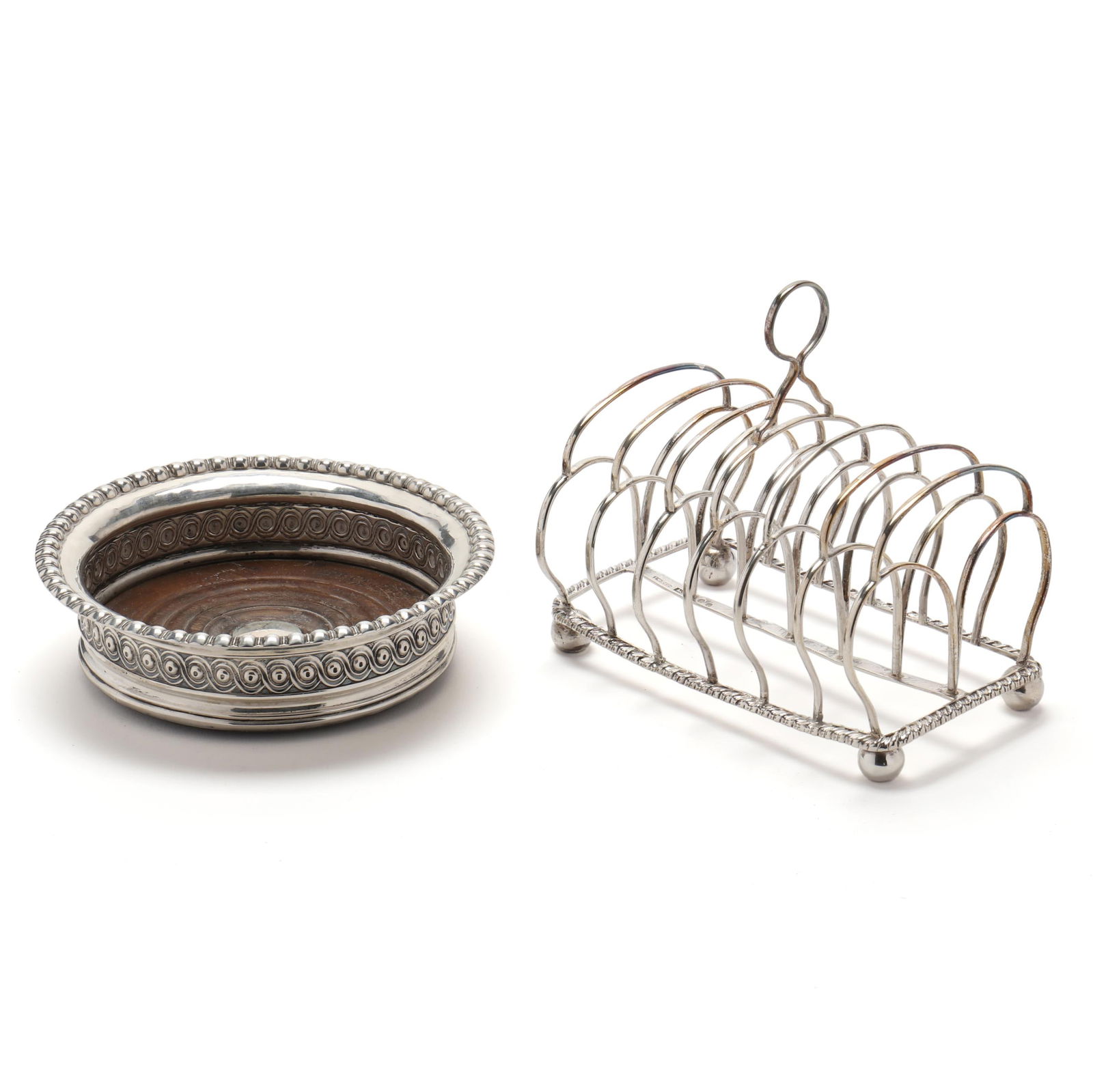 A GEORGIAN SILVER TOAST RACK AND